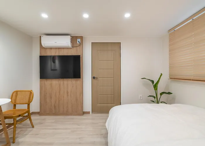 Yl Villa *